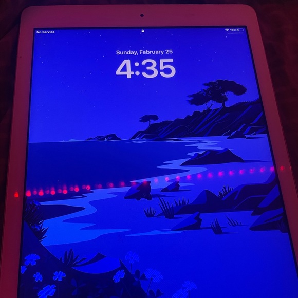 ipad 5th generation - Picture 1 of 4